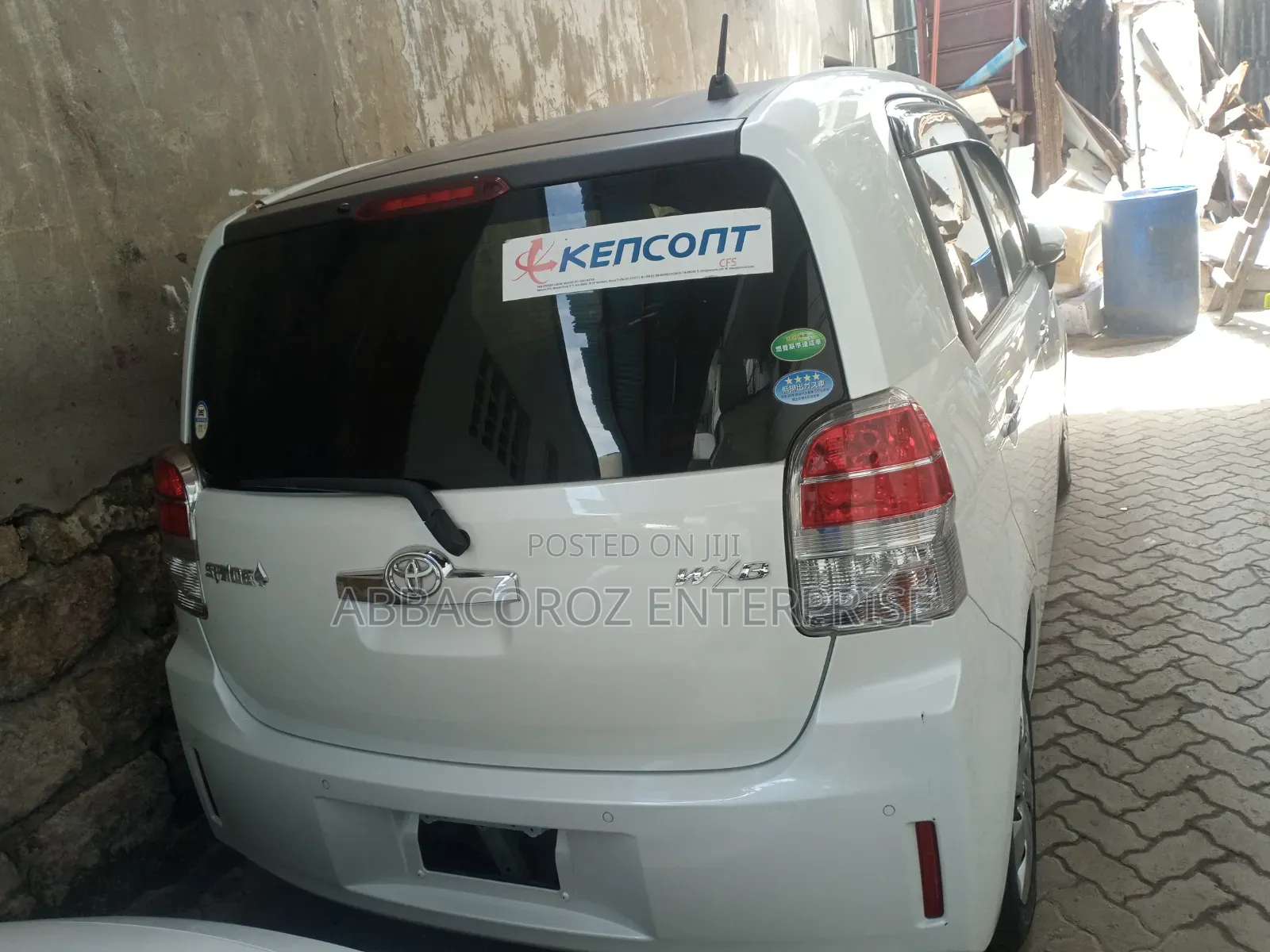 Toyota Spade 2018 White