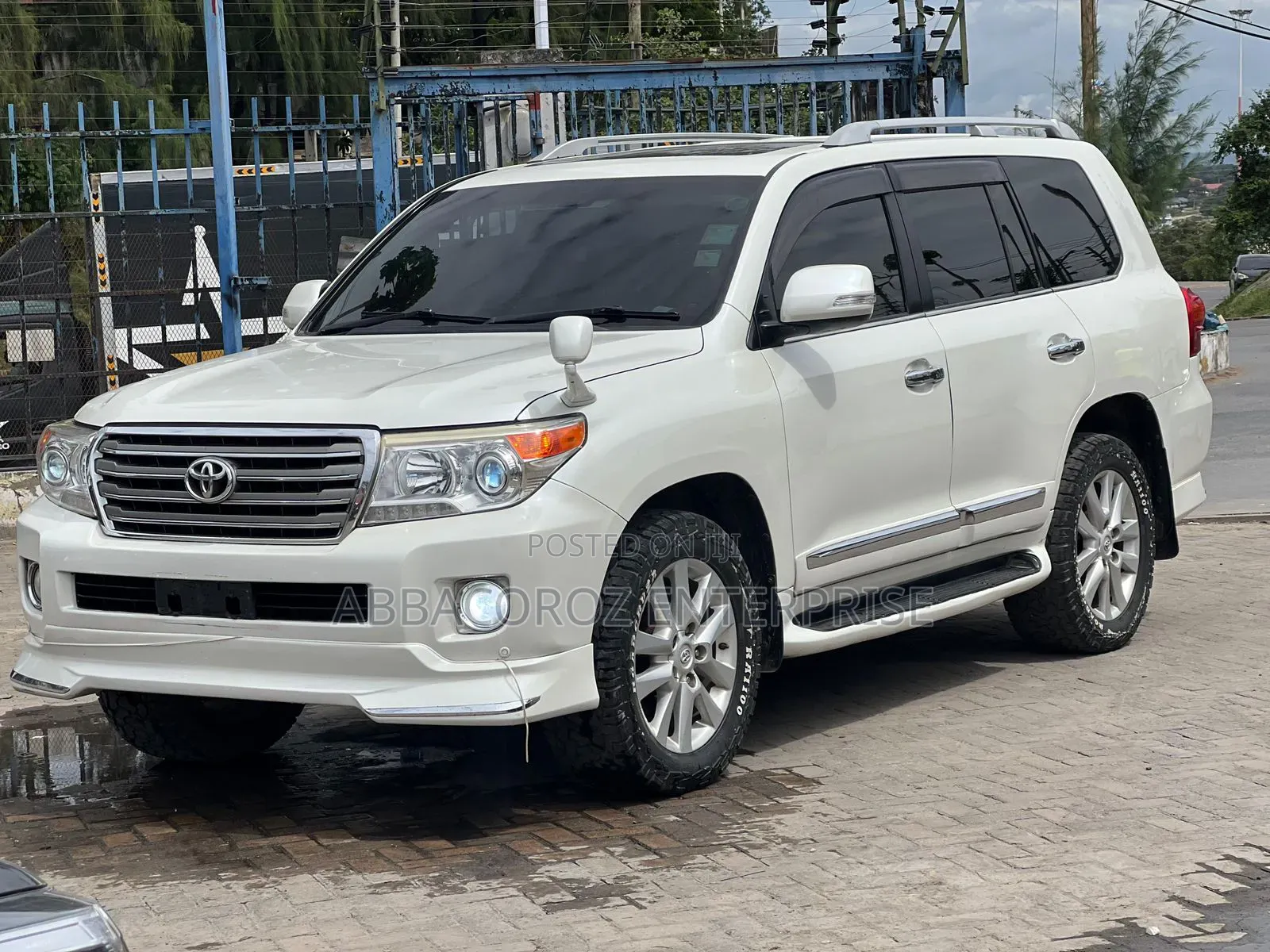 Toyota Land Cruiser 2015 White