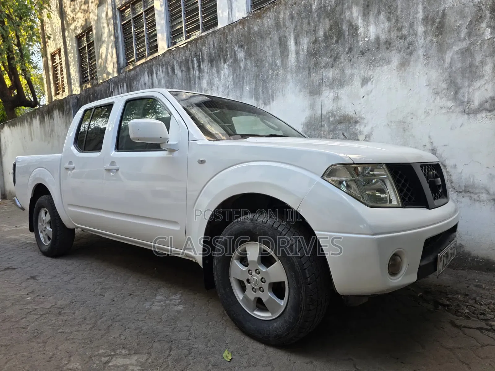 Nissan Navara 2011 White