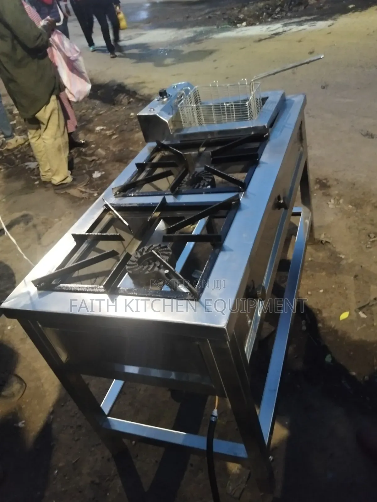 2 Burners Combined With Single Fryer