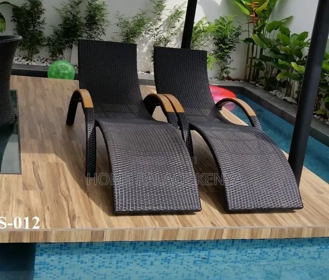 Day Bed: Curved S Shaped Rattan Sunbed