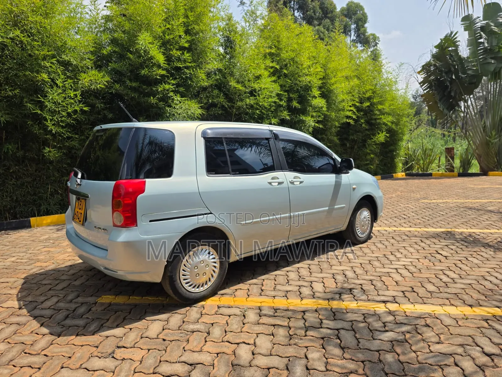 Toyota Raum 2006