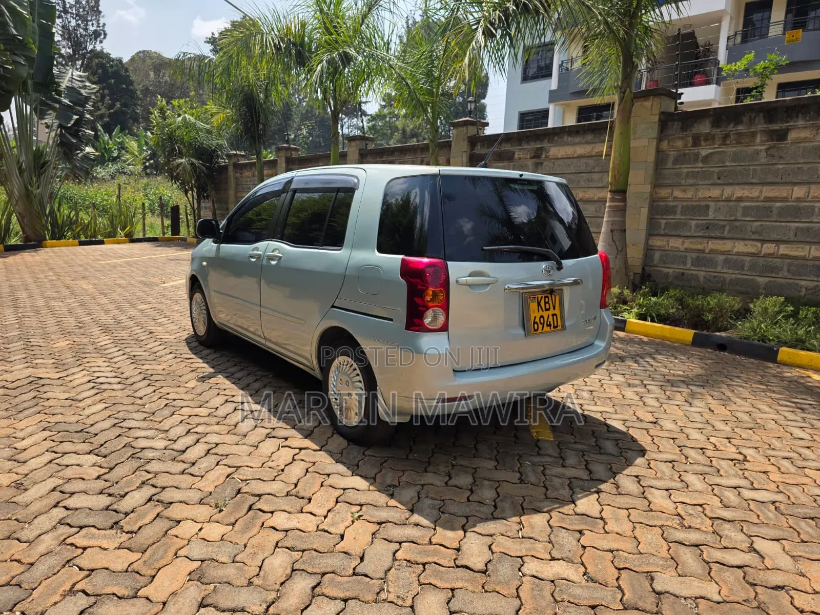 Toyota Raum 2006