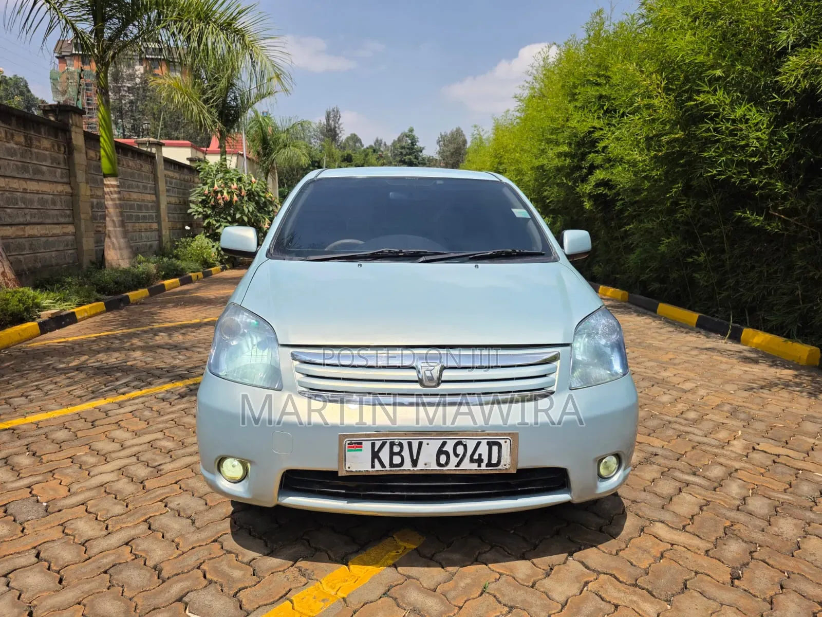 Toyota Raum 2006