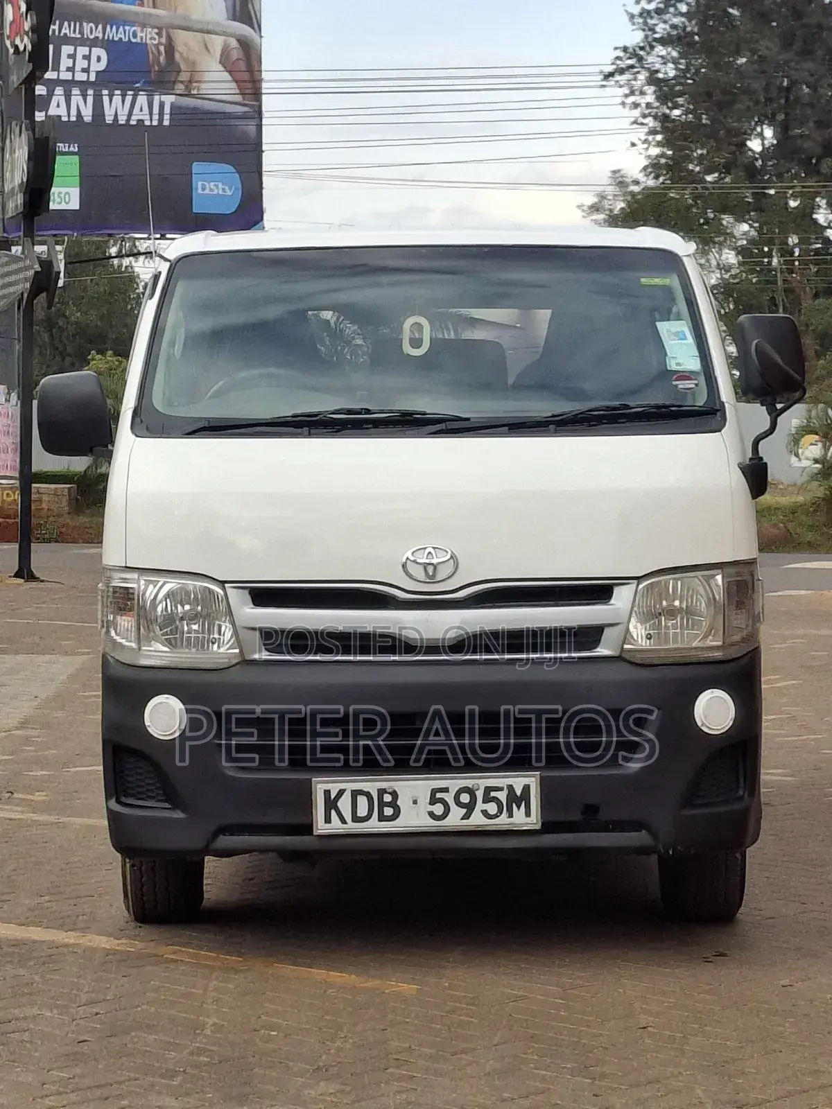 Toyota Grand HiAce 2002 White