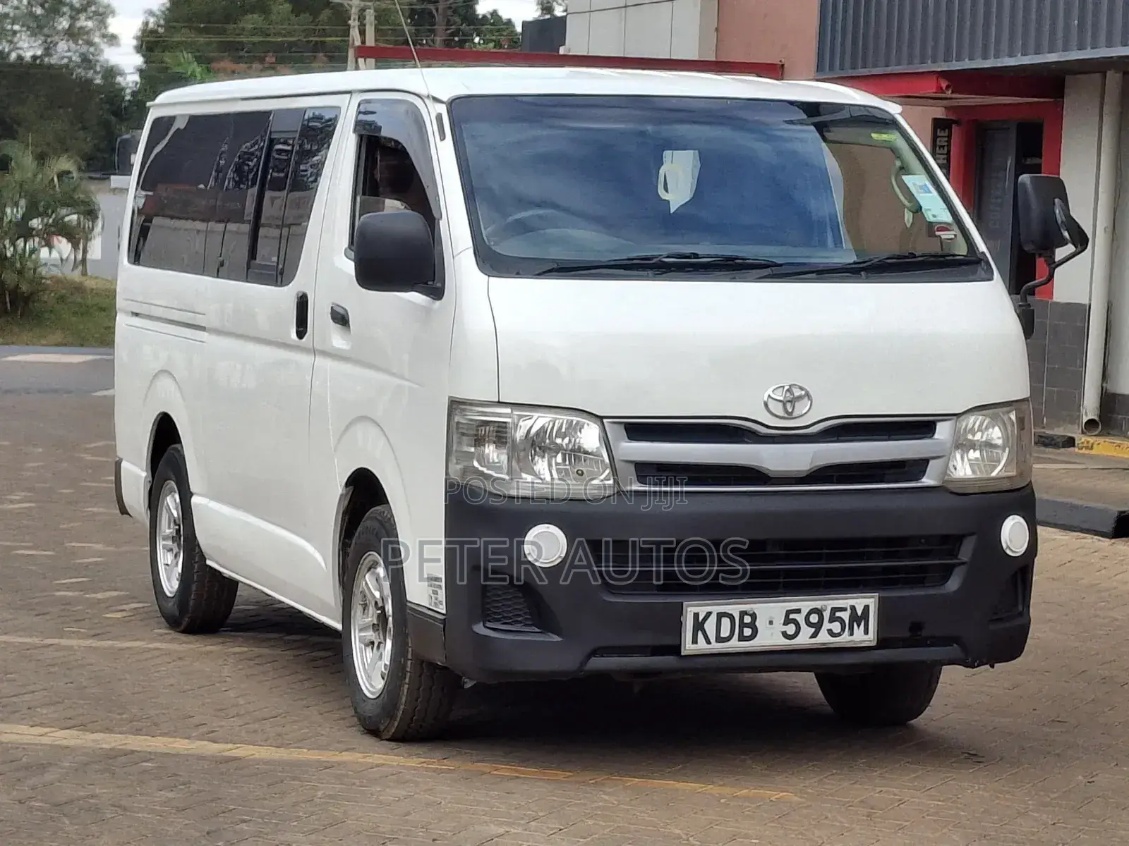 Toyota Grand HiAce 2002 White