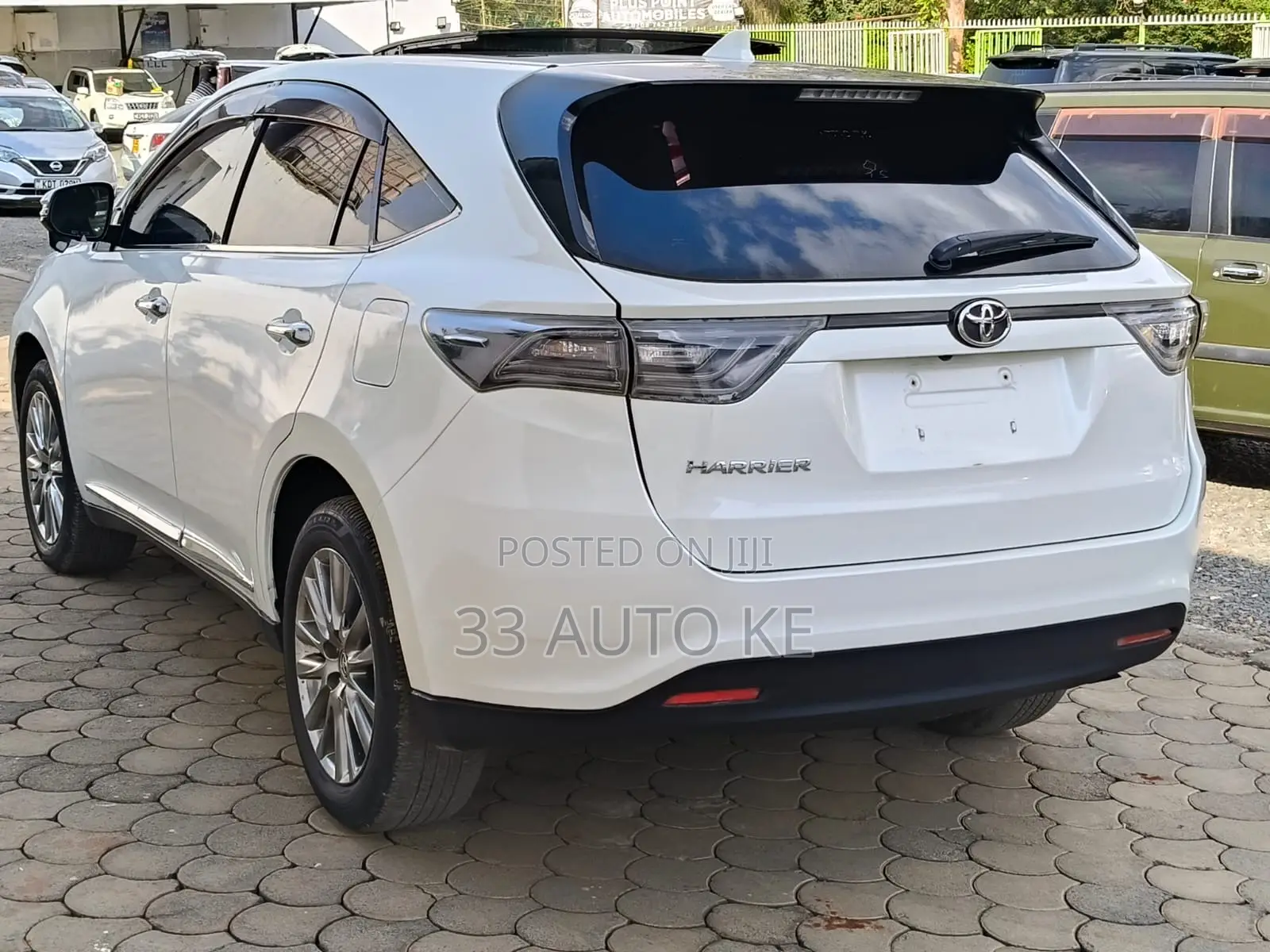 Toyota Harrier 2.0 2015 White