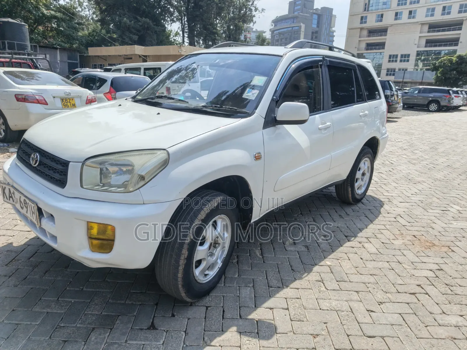 Toyota RAV4 2002 White