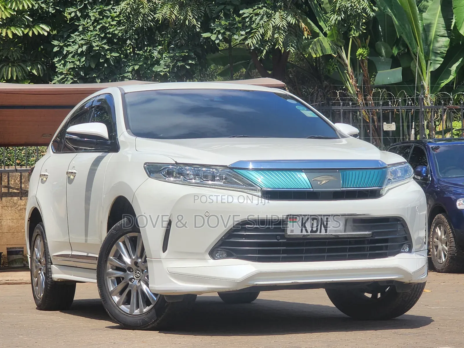 Toyota Harrier 2.0 4WD 2017 White