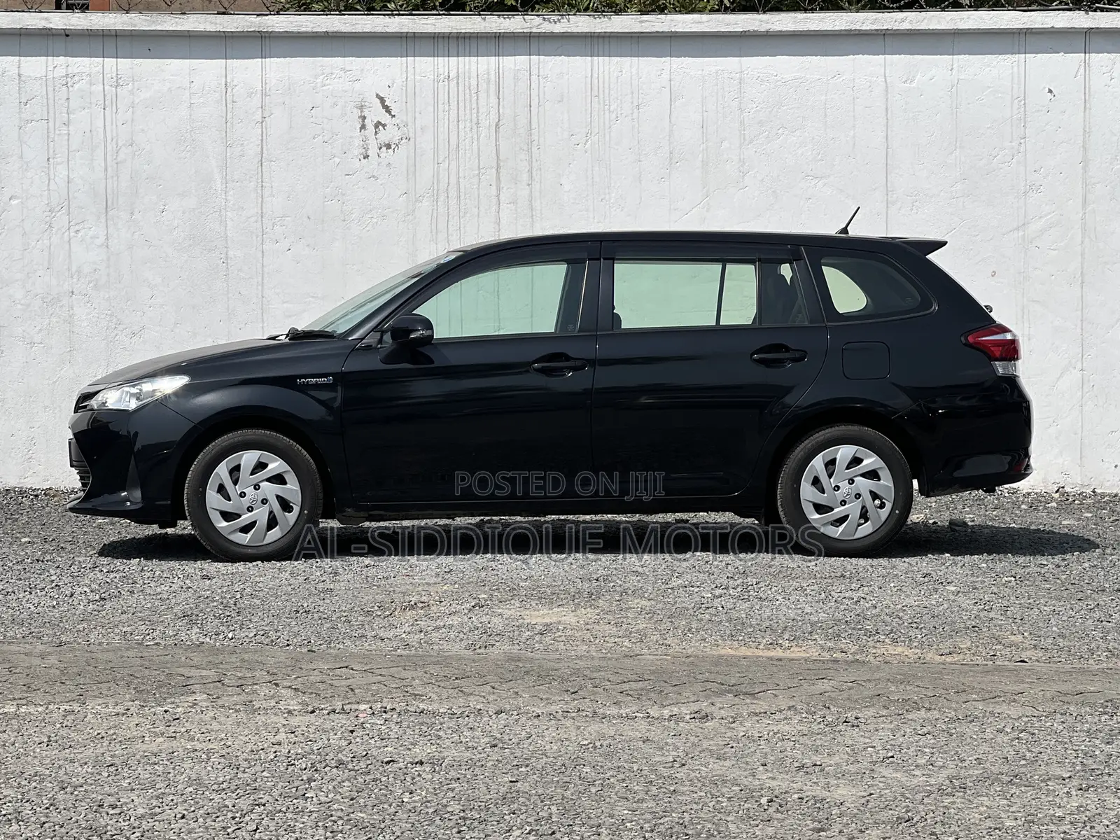 Toyota Corolla Fielder 1.5 Hybrid FWD 2020 Black