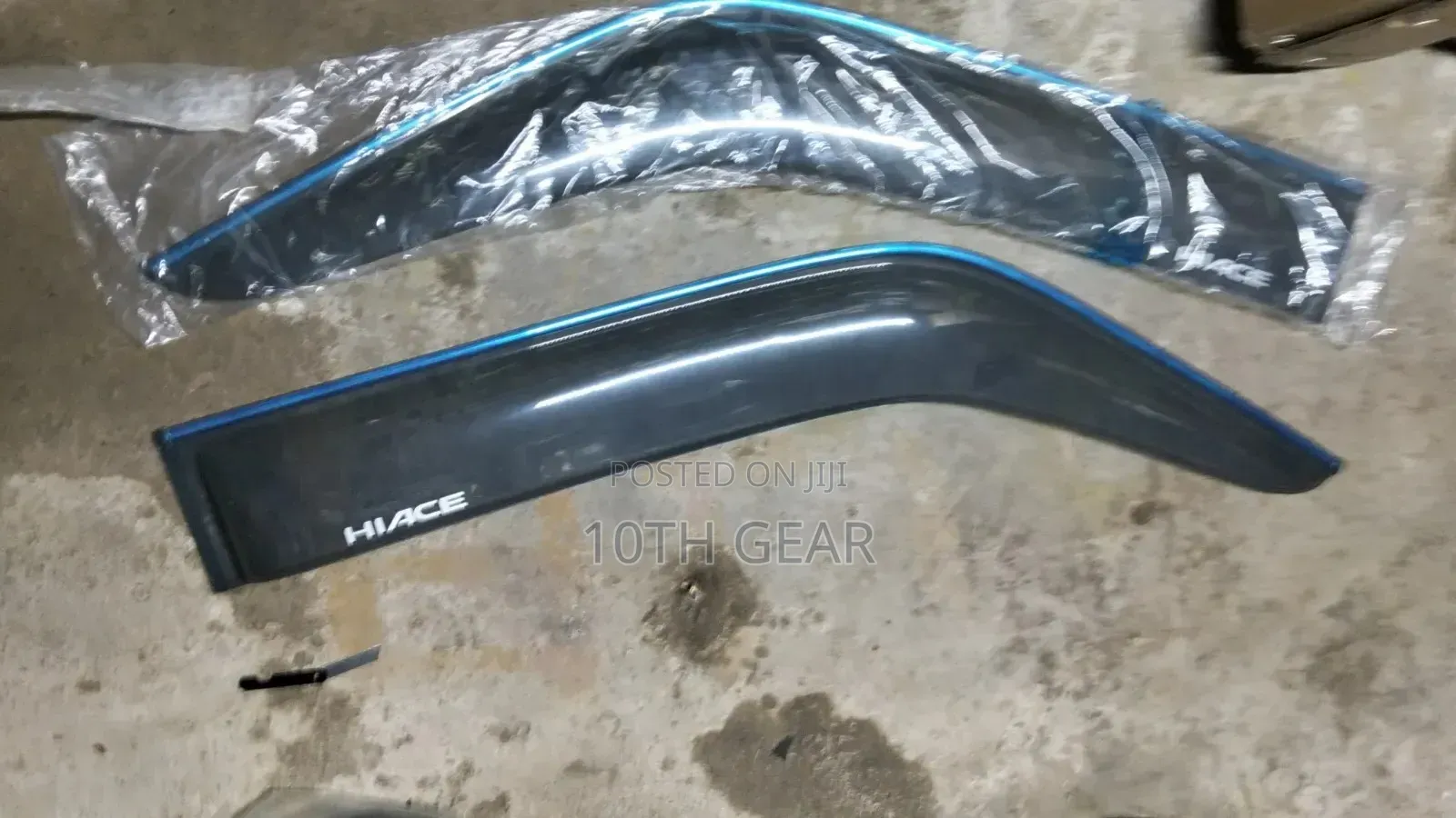 Windbreaker /Window Visor Toyota Hiace 5L