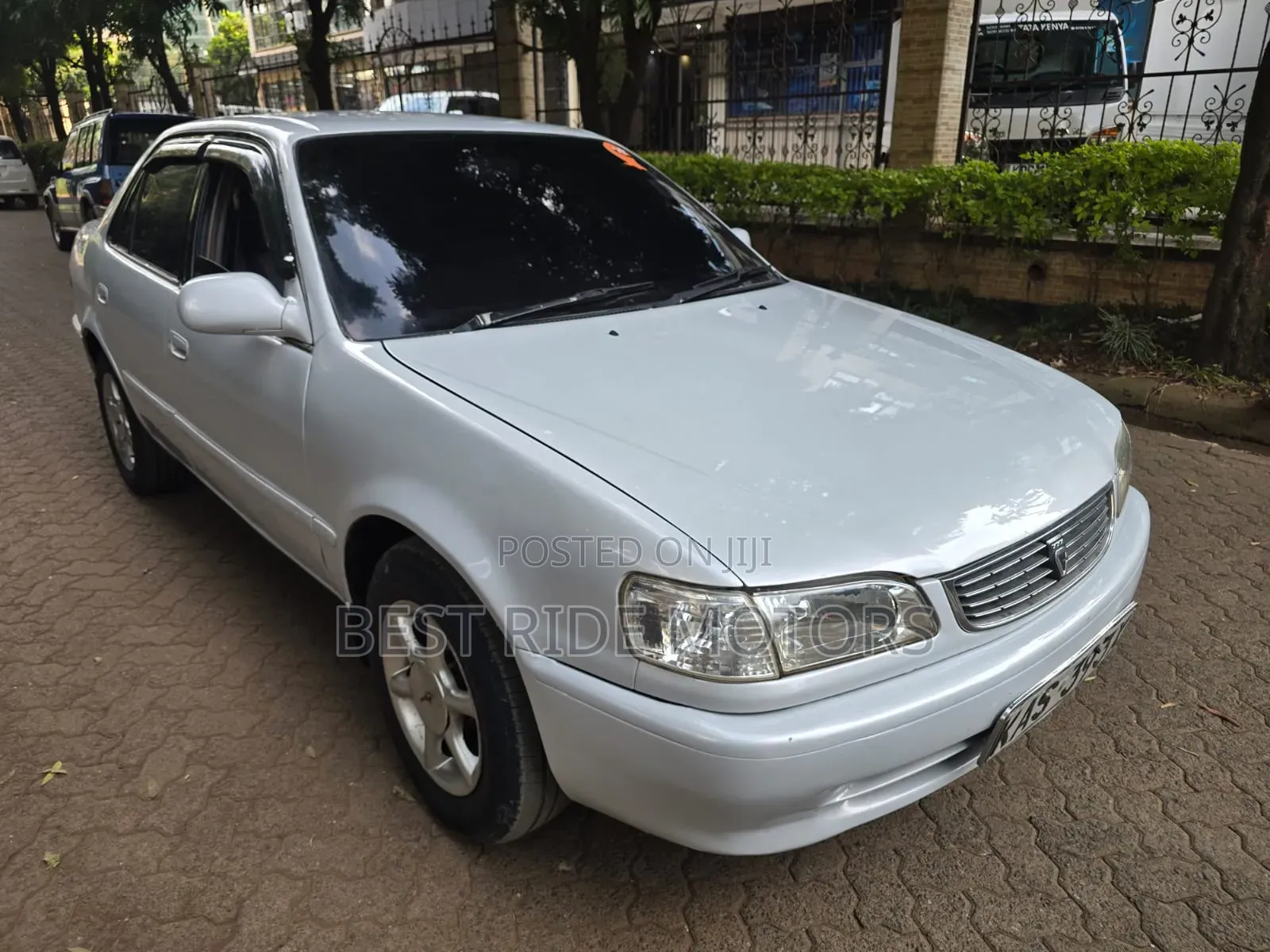 Toyota Corolla Sedan Automatic 1998 White