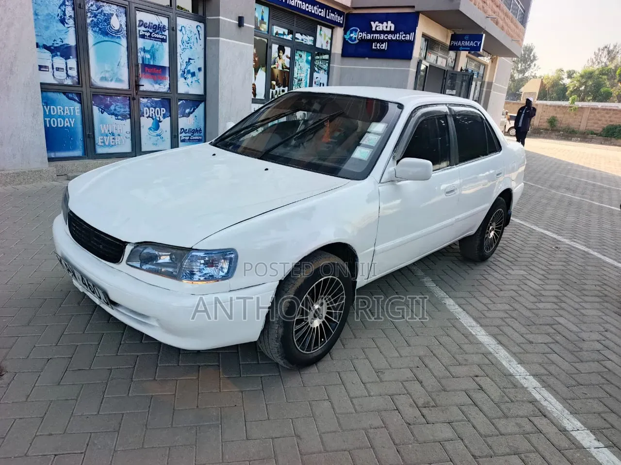 Toyota Corolla Sedan Automatic 1998 White