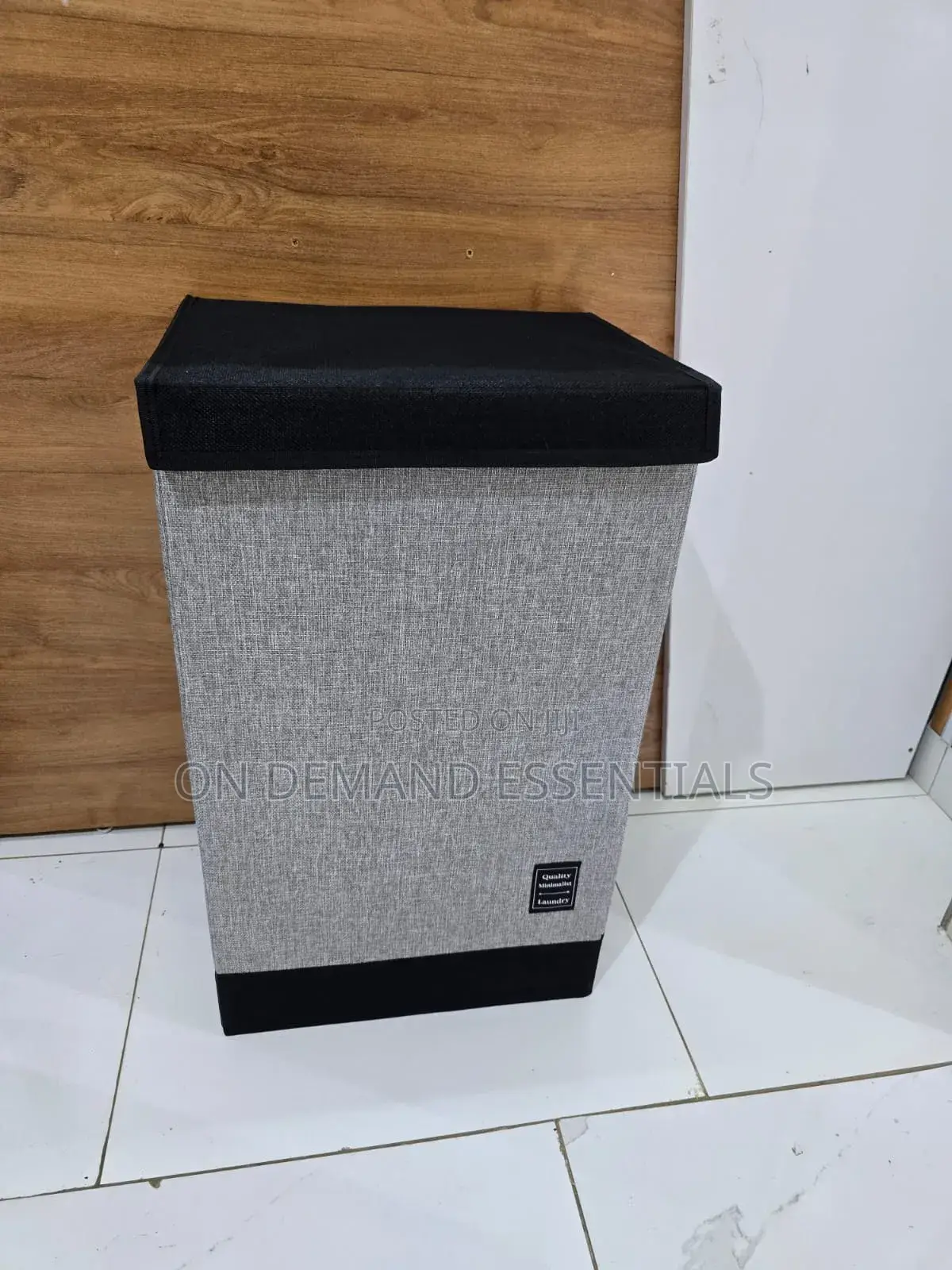Laundry Hamper With Lid
 Large Storage Capacity