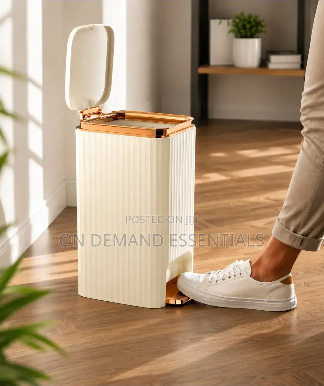 Foot Pedal Dustbin/Trash Can