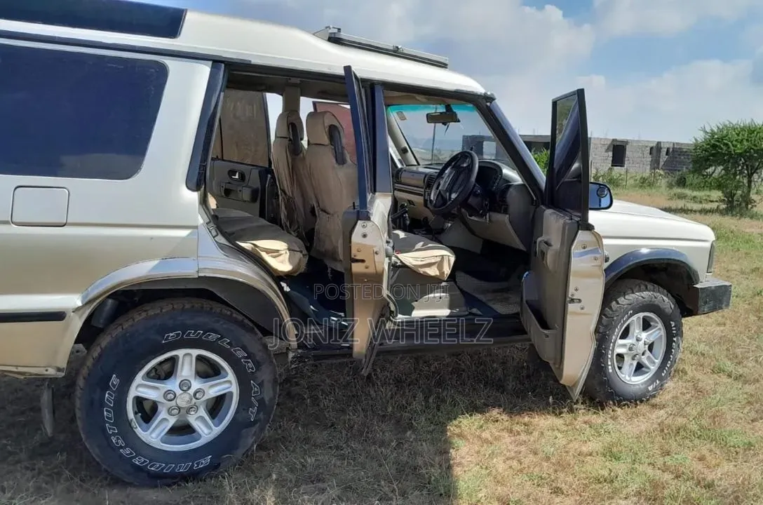 Land Rover Discovery 2003 Gold