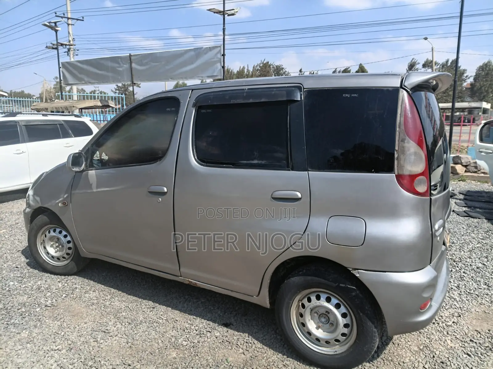 Toyota Fun Cargo 2004 Brown