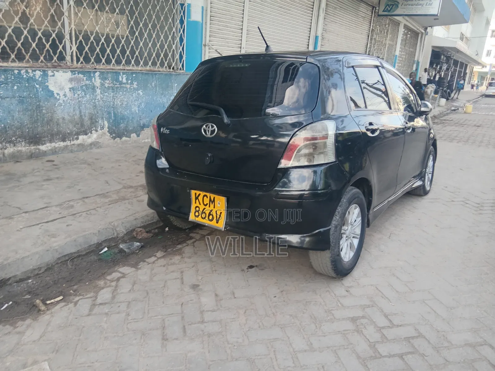 Toyota Vitz 2010 Black