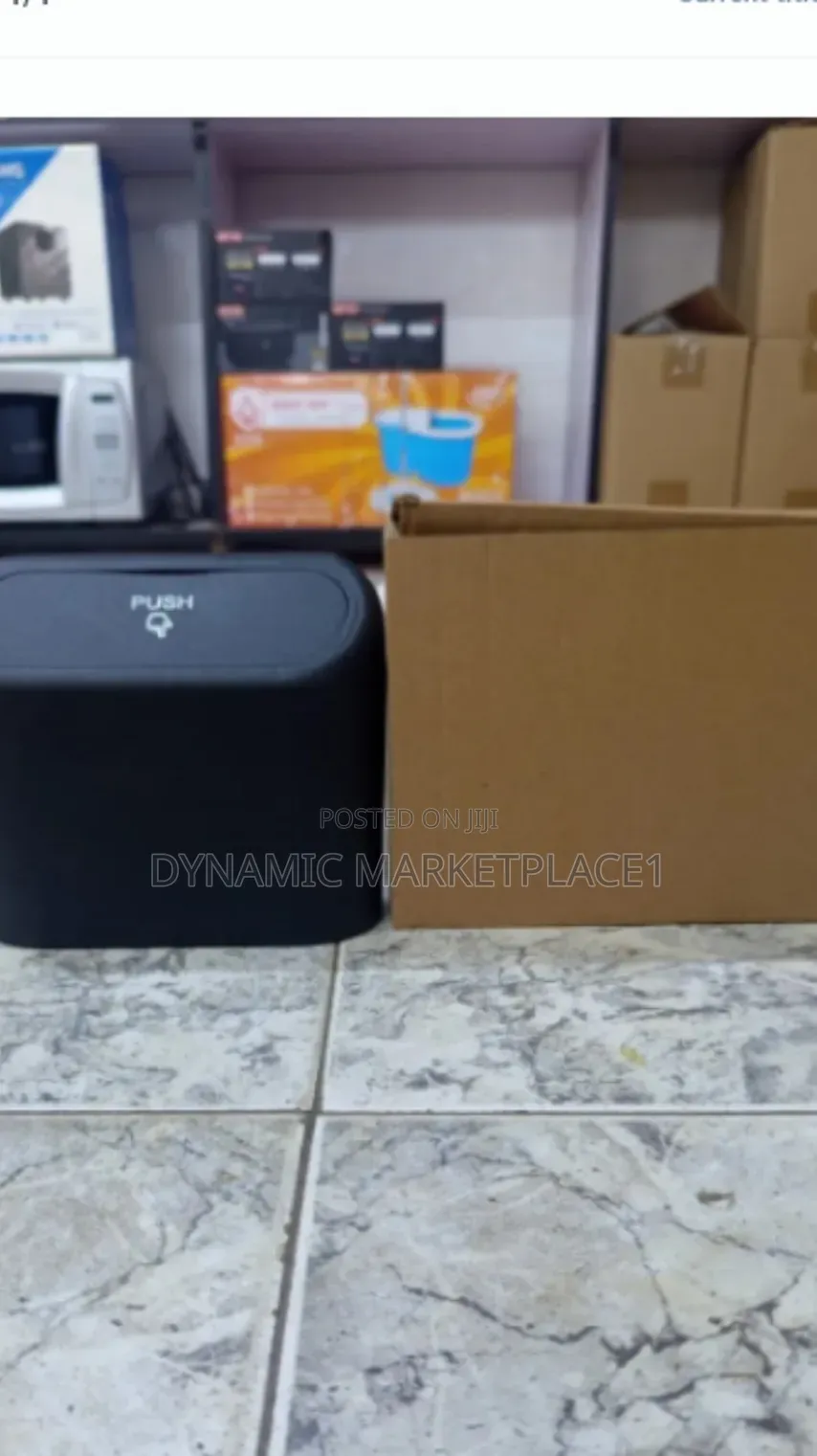 Compact Black Car Trash Bin / Mini Auto Dustbin Organizer