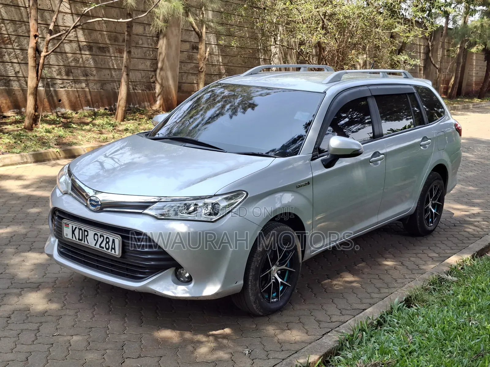 Toyota Corolla Fielder 2017 Silver