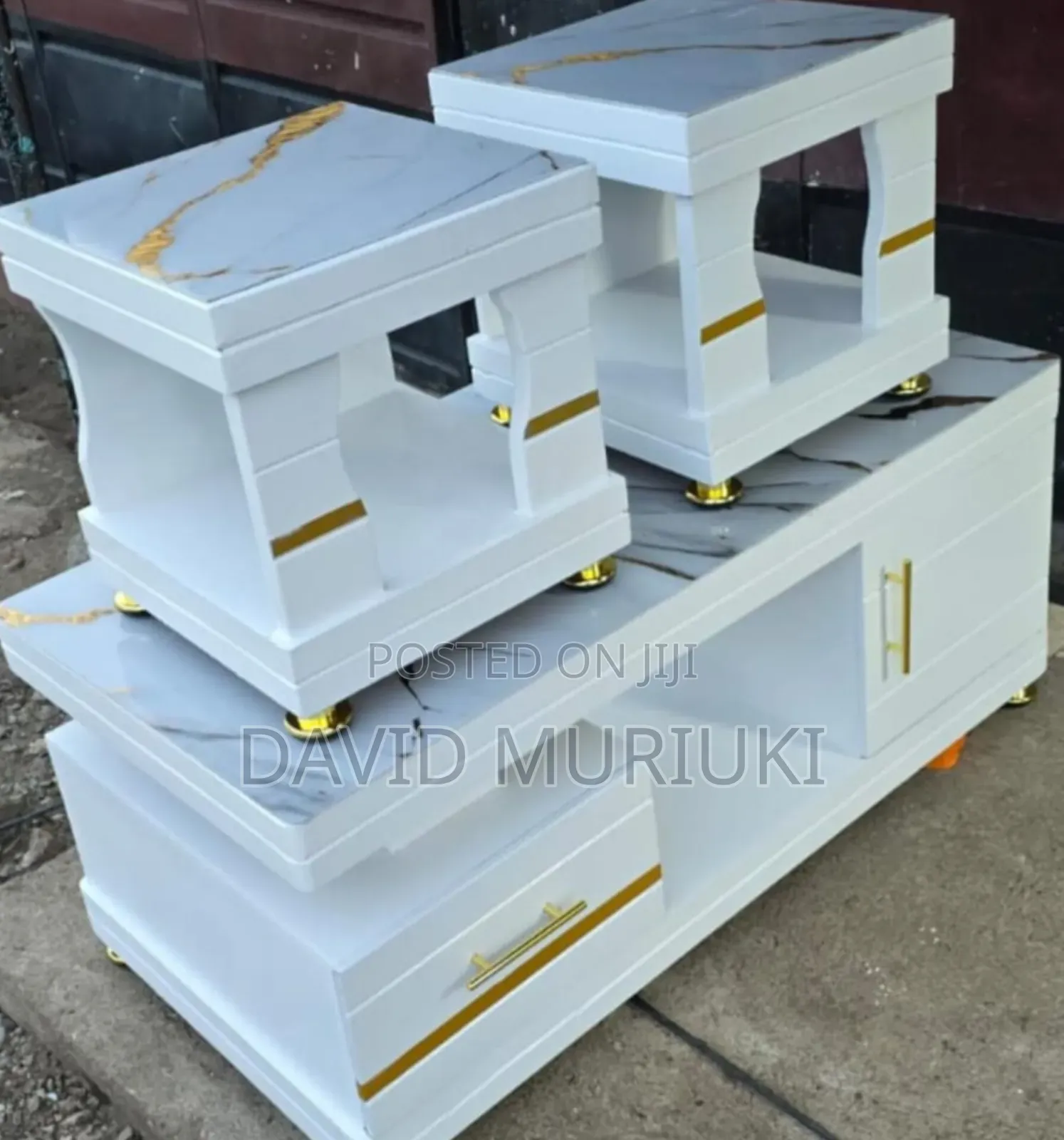 Executive Coffee Table With Two Stools