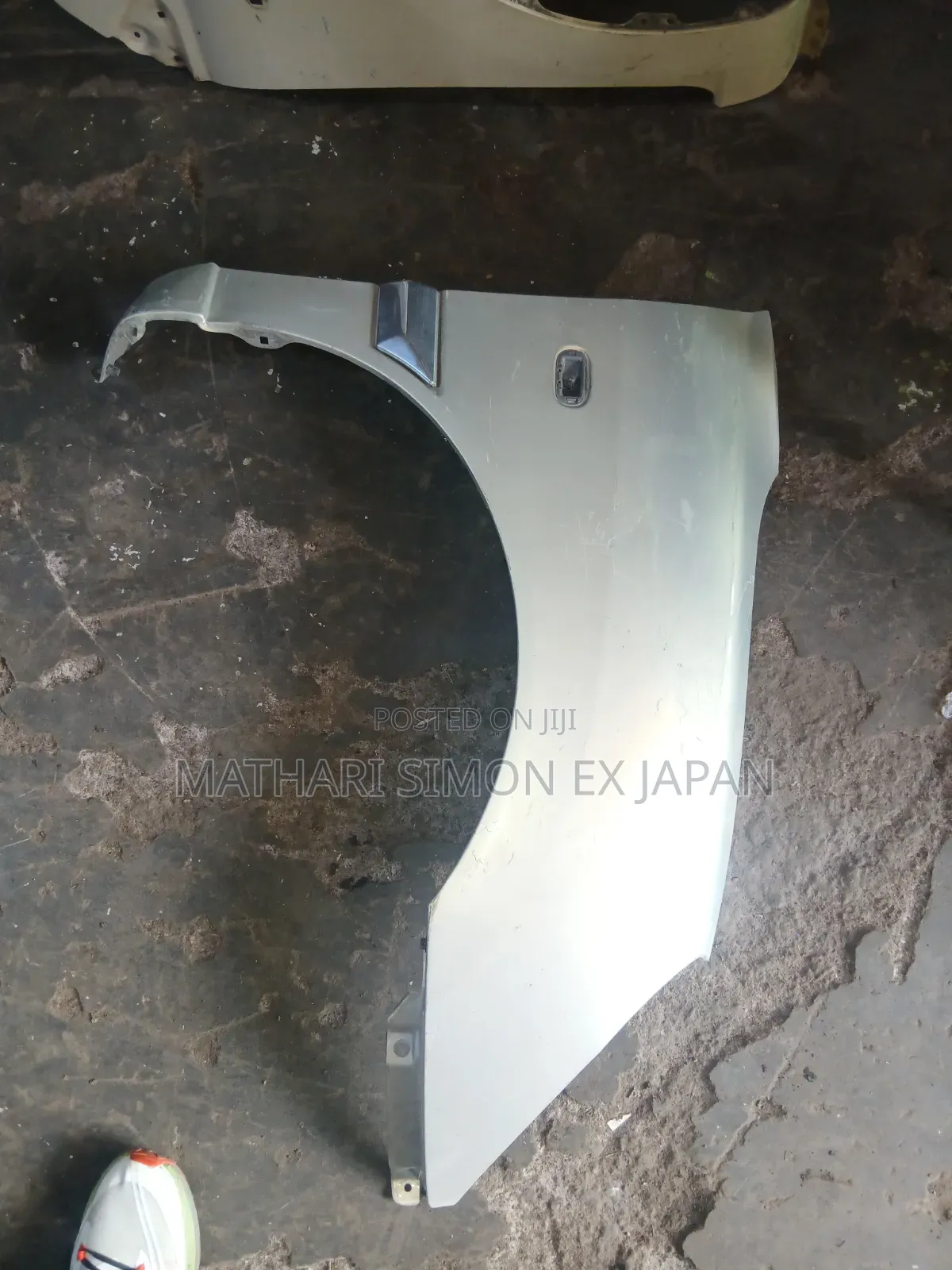 Toyota Duet RH Wing/Fender