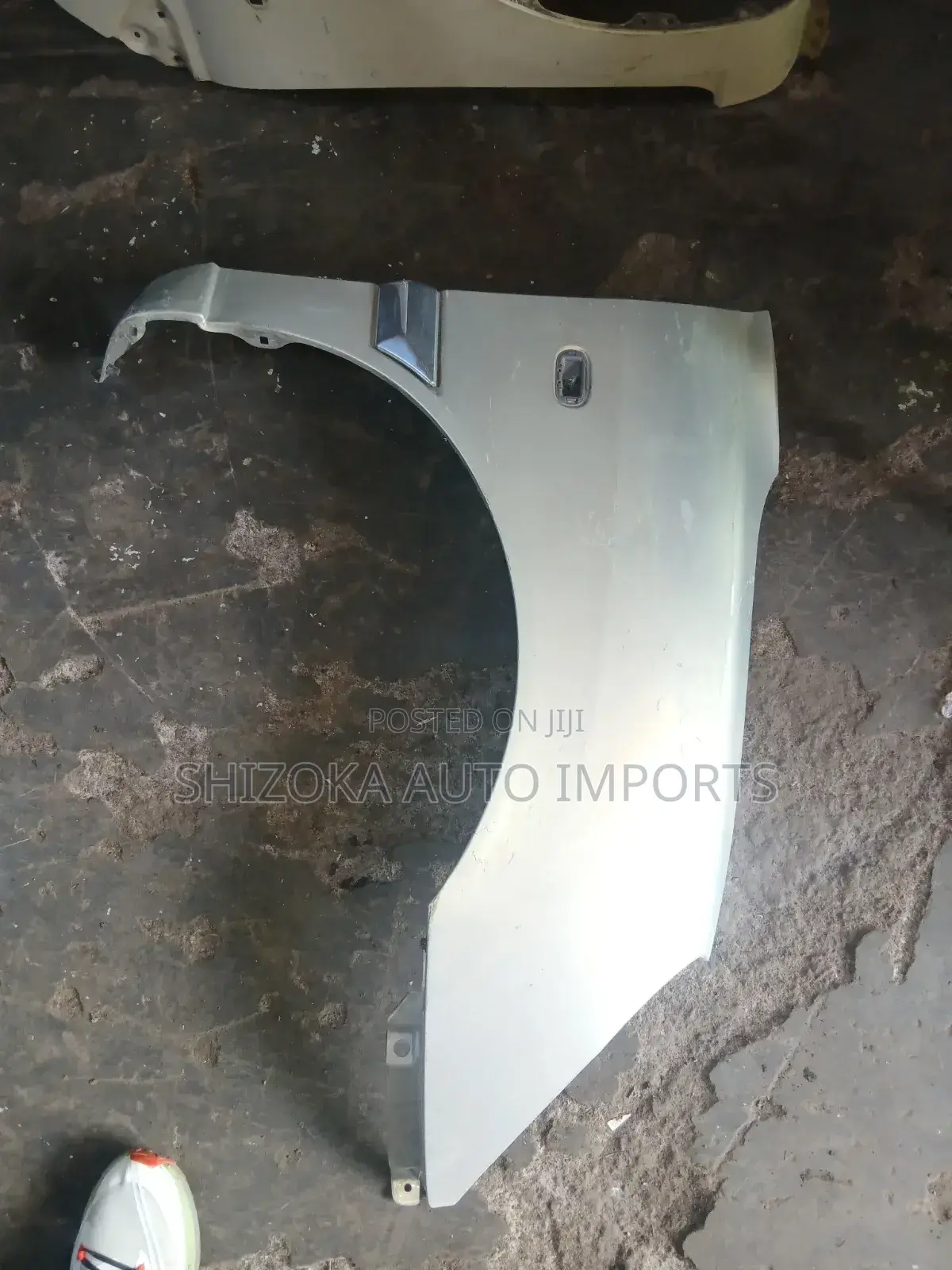 Toyota Duet RH Wing/Fender