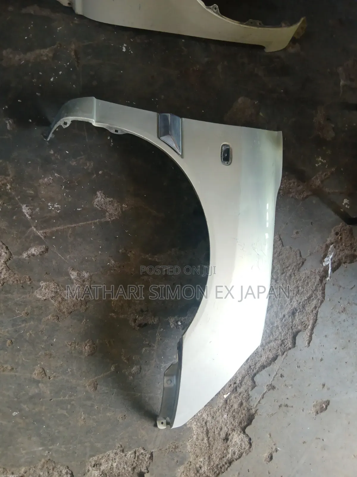Toyota Duet RH Wing/Fender