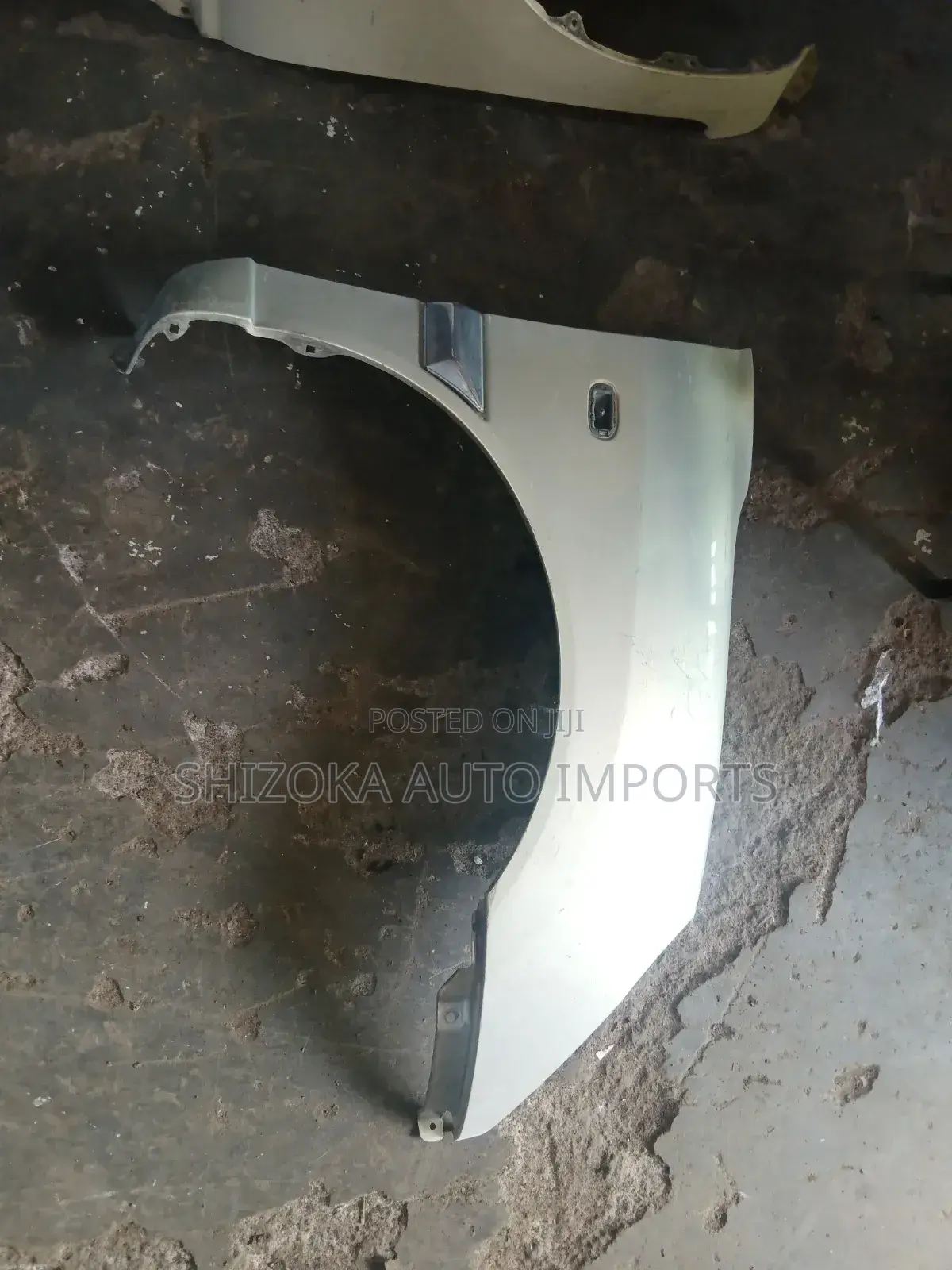 Toyota Duet RH Wing/Fender