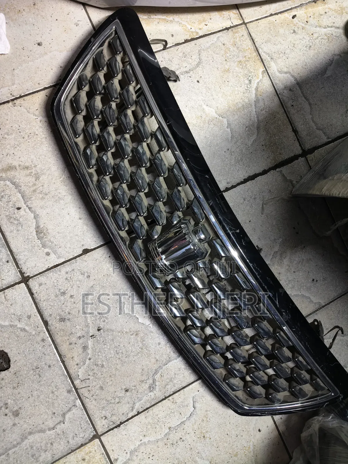 Ex Japan Toyota Crown Grill 2010/2011