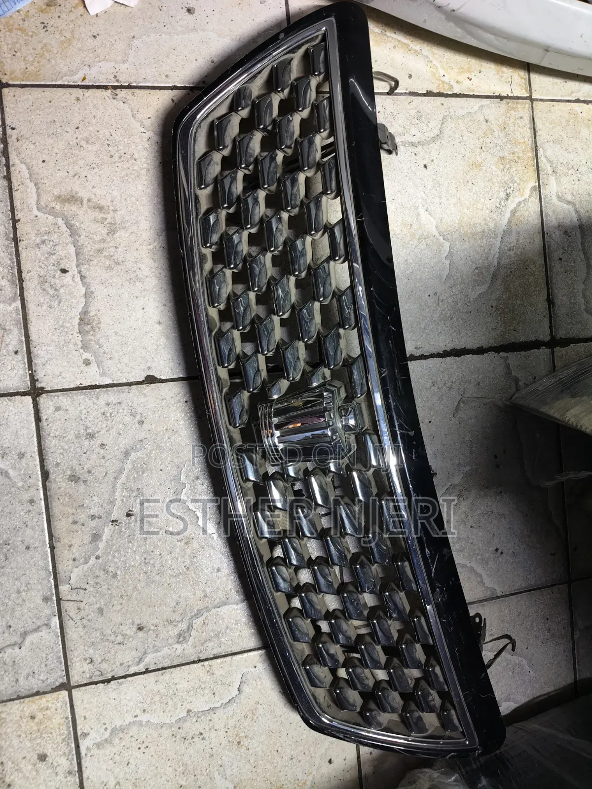 Ex Japan Toyota Crown Grill 2010/2011