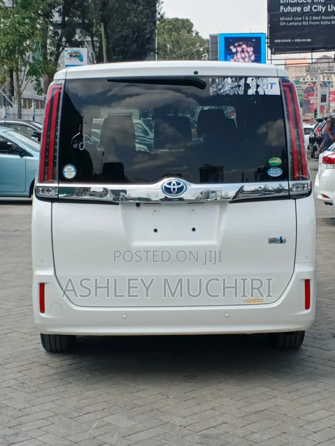 Toyota Noah 1.8 FWD Hybrid (7 seater) 2019 White