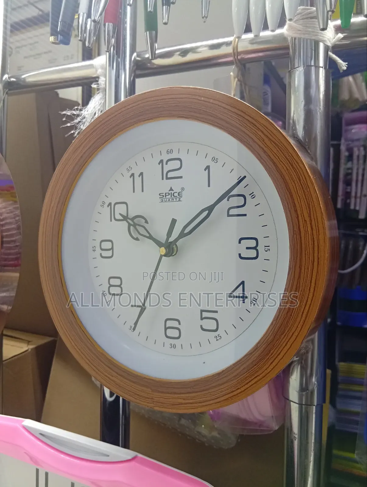 Spice Quartz Round Shaped Wall Clock- Diameter 23CM