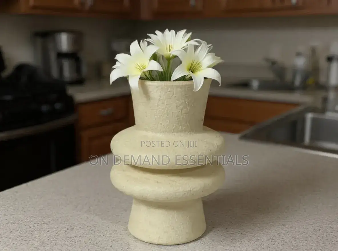 Elevate Your Home Décor With This Unbreakable Elegant Plastic Vase