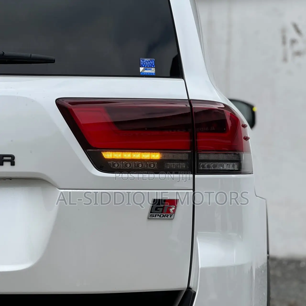 Toyota Land Cruiser LC300 2023 White