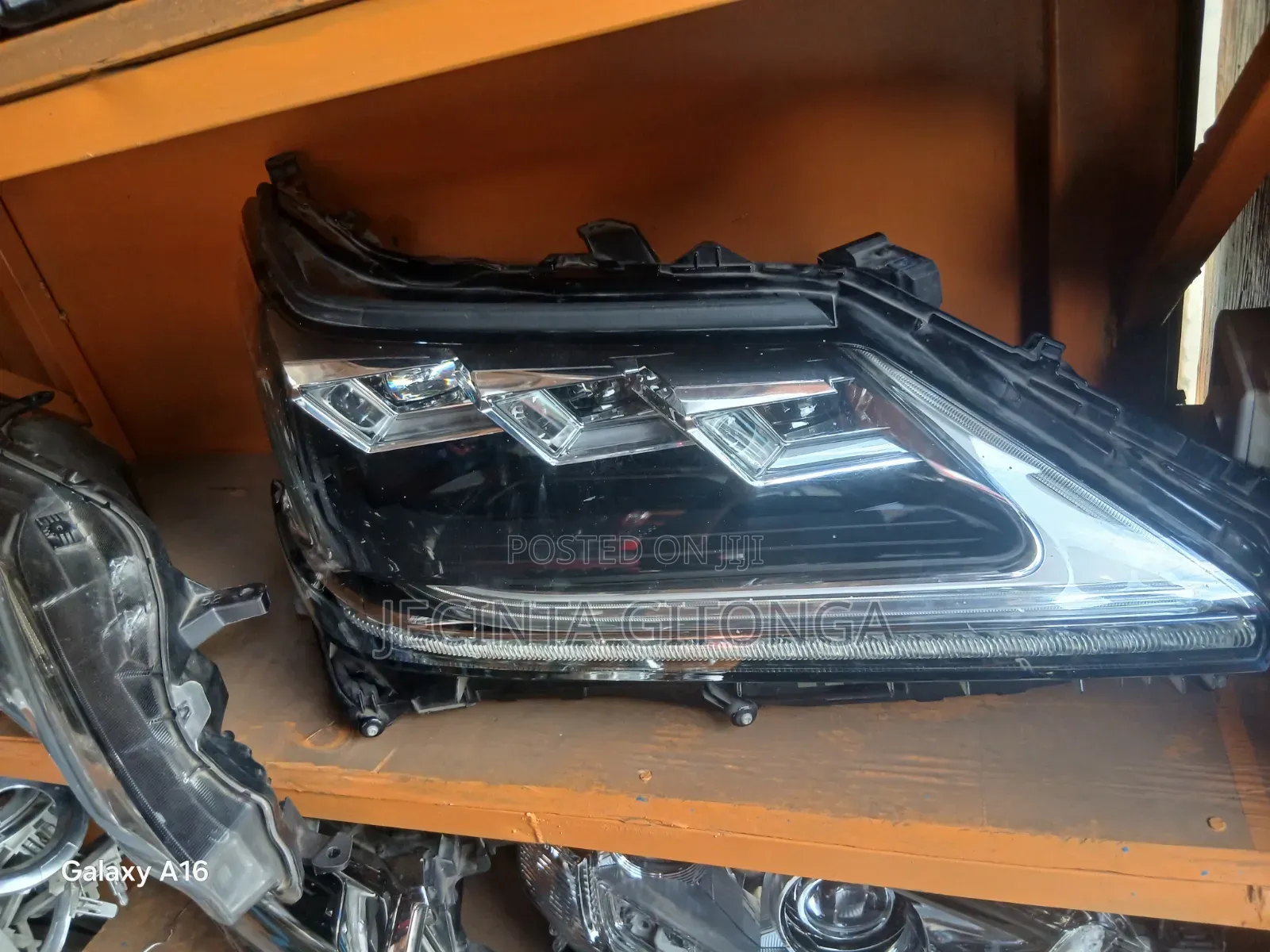 Lexus Lx 570 Headlight