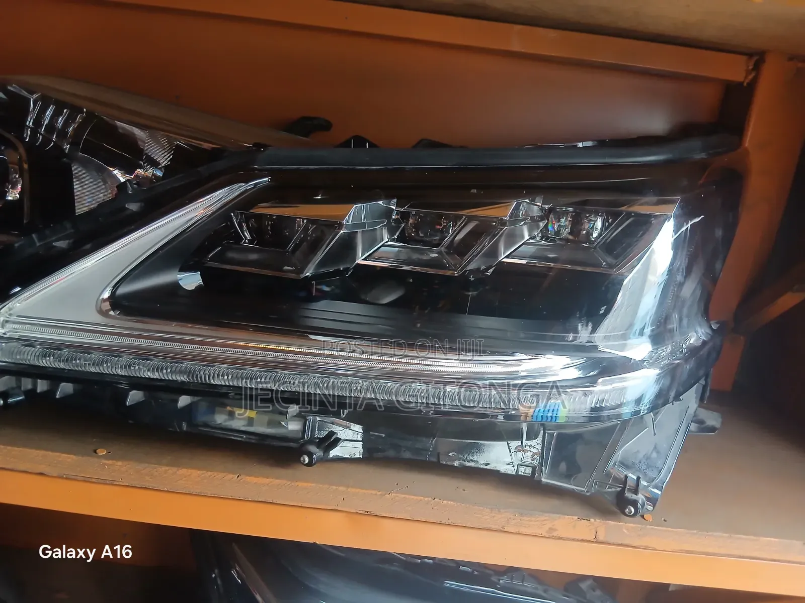 Lexus Lx 570 Headlight