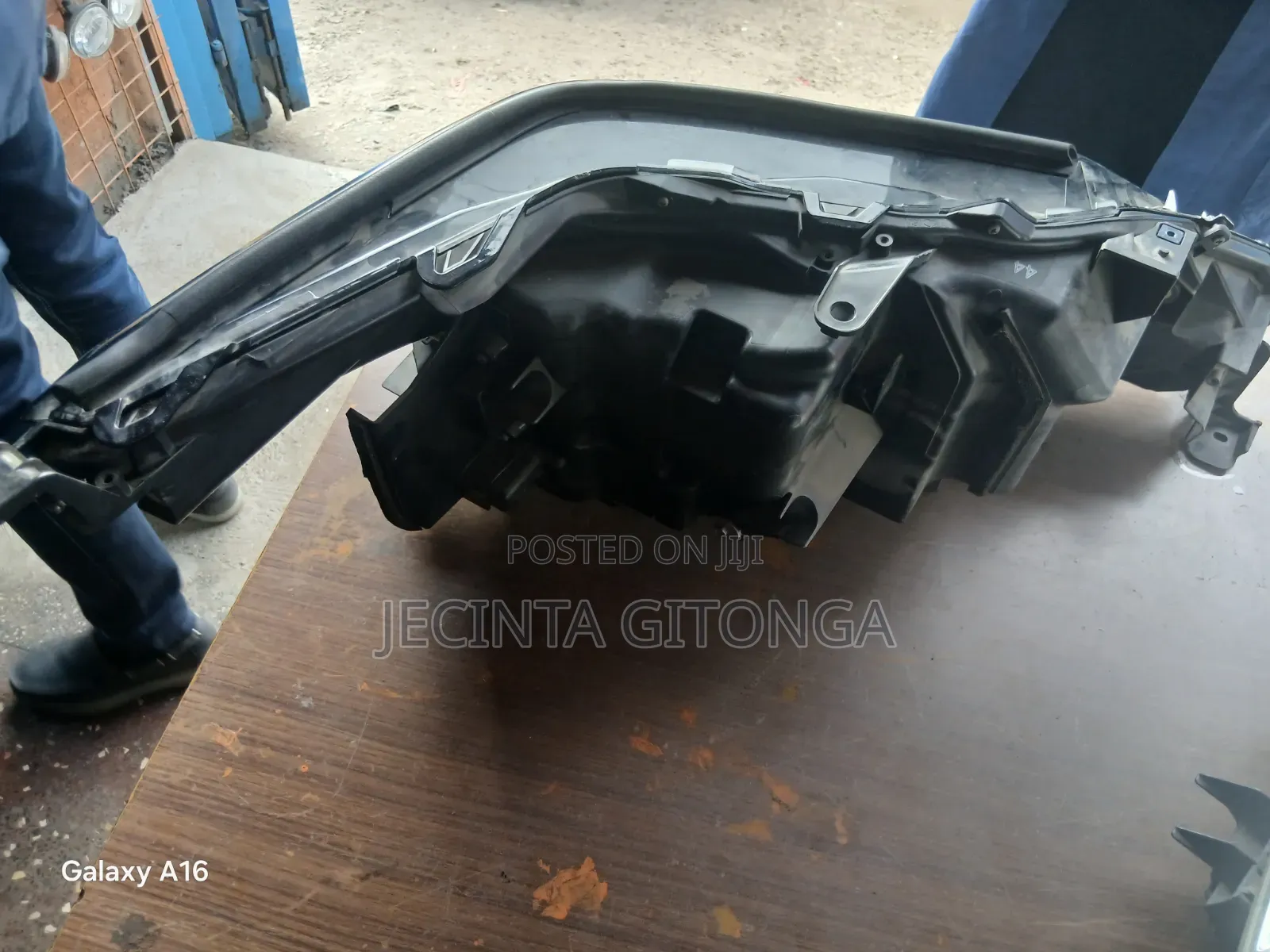 Lexus Lx 570 Headlight