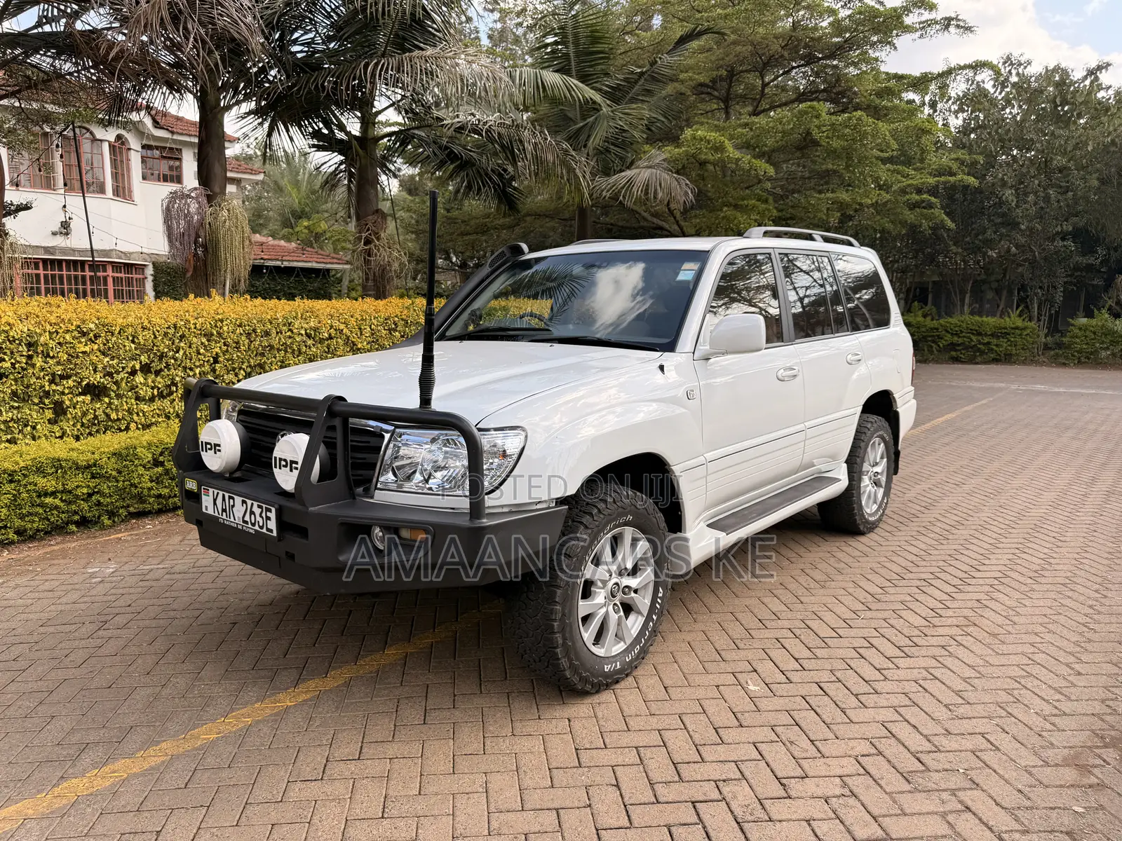 Toyota Land Cruiser HDJ 100 2002 White