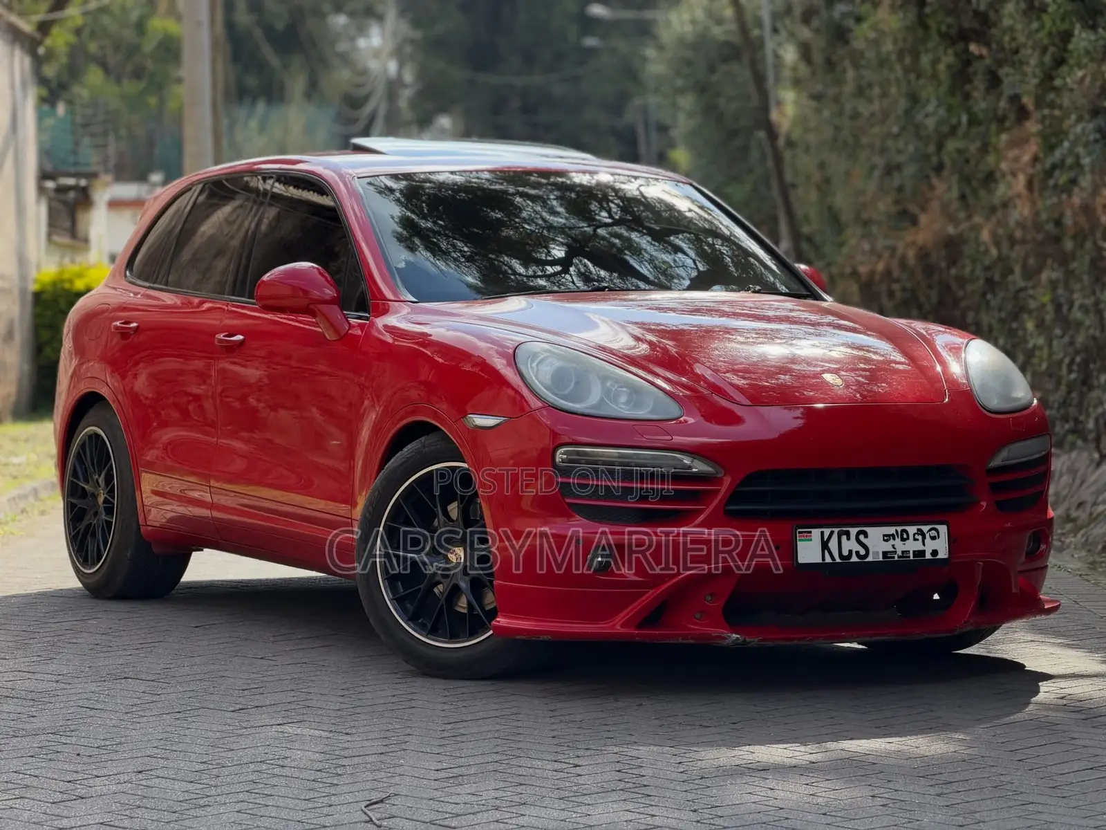 Porsche Cayenne 2011 Red