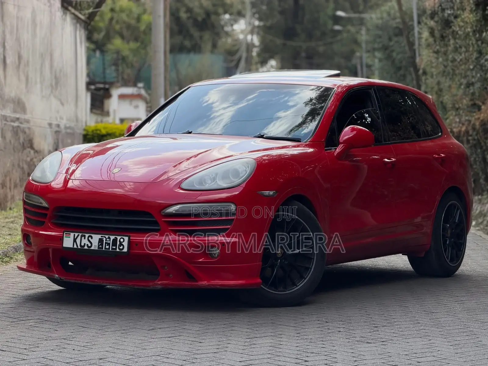 Porsche Cayenne 2011 Red