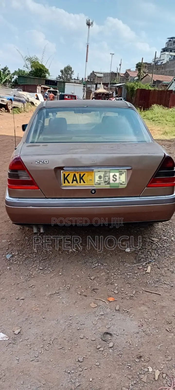 Mercedes-Benz 220 1998 Brown