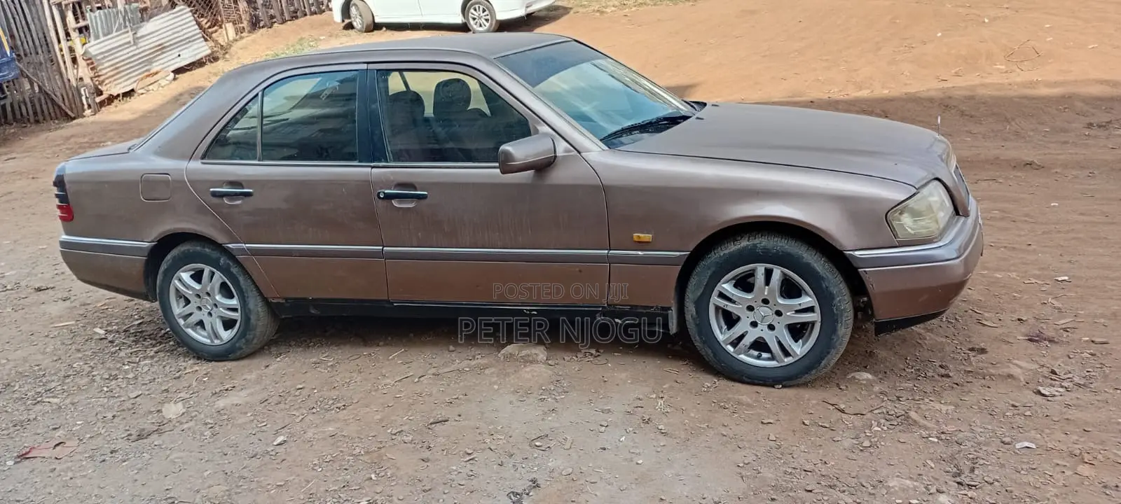 Mercedes-Benz 220 1998 Brown