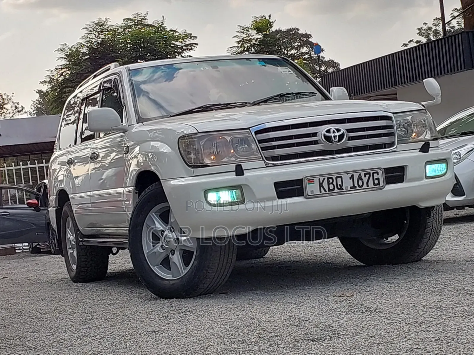 Toyota Land Cruiser 2004 White