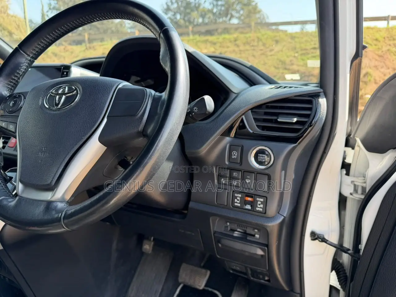 Toyota Voxy 2019