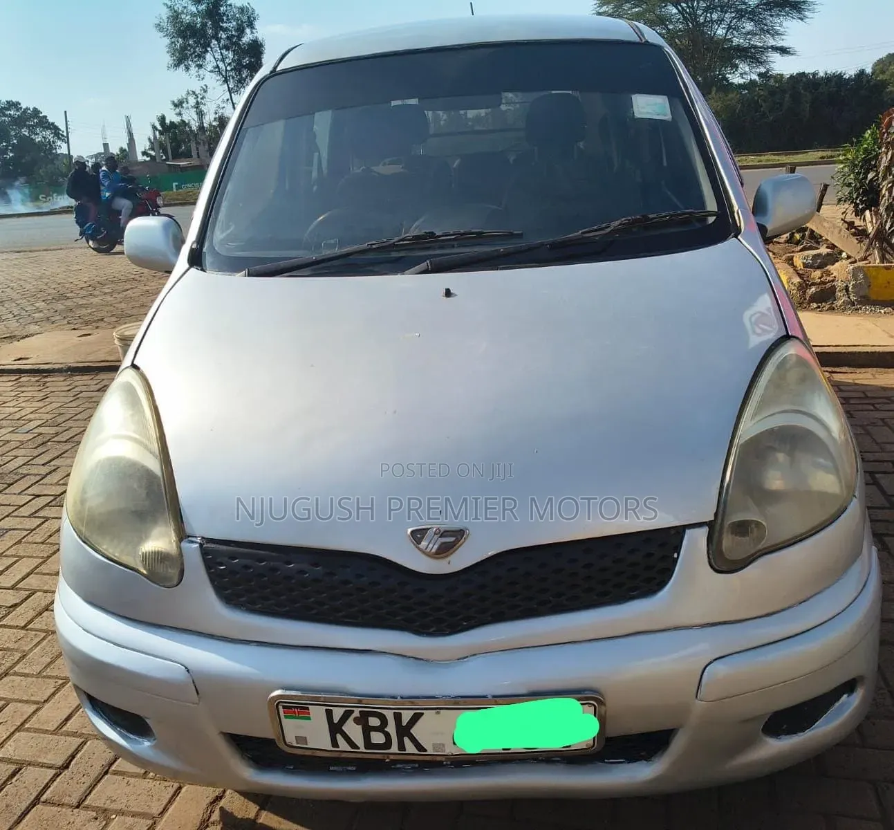 Toyota Fun Cargo 2003 Silver