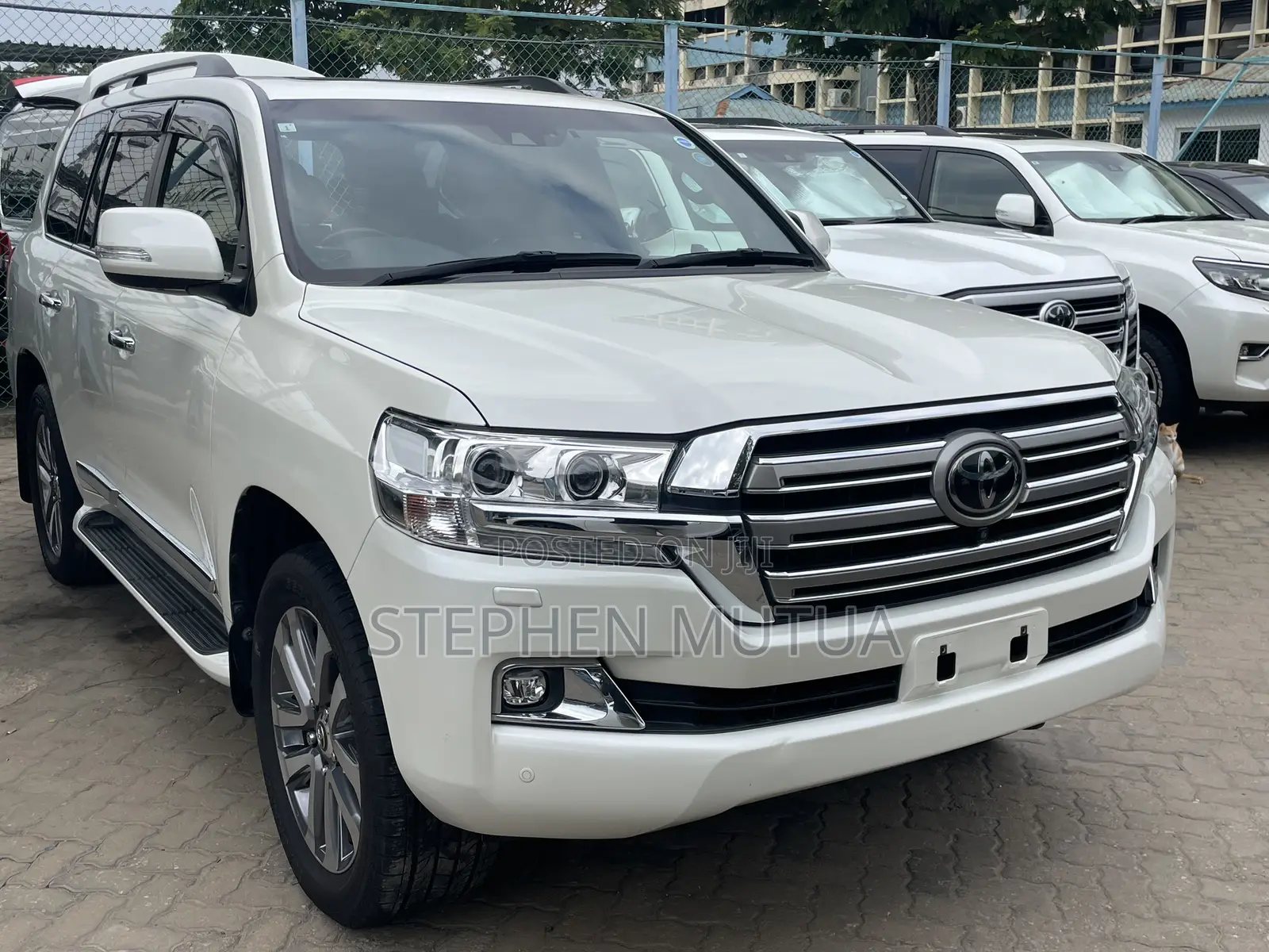 Toyota Land Cruiser 4.6 V8 ZX 2019 White