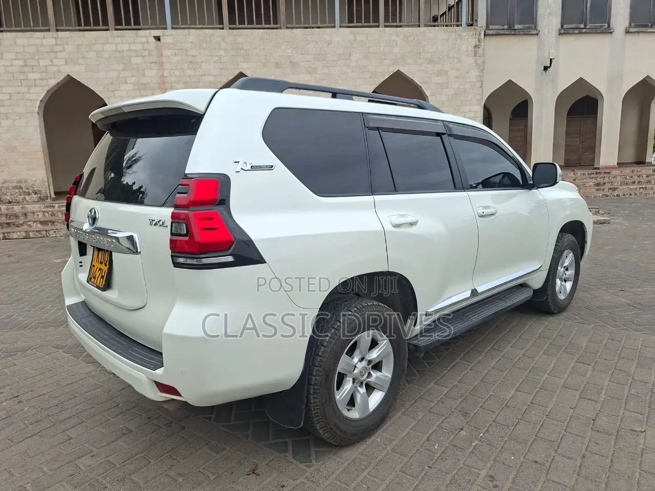 Toyota Land Cruiser Prado 2017 White