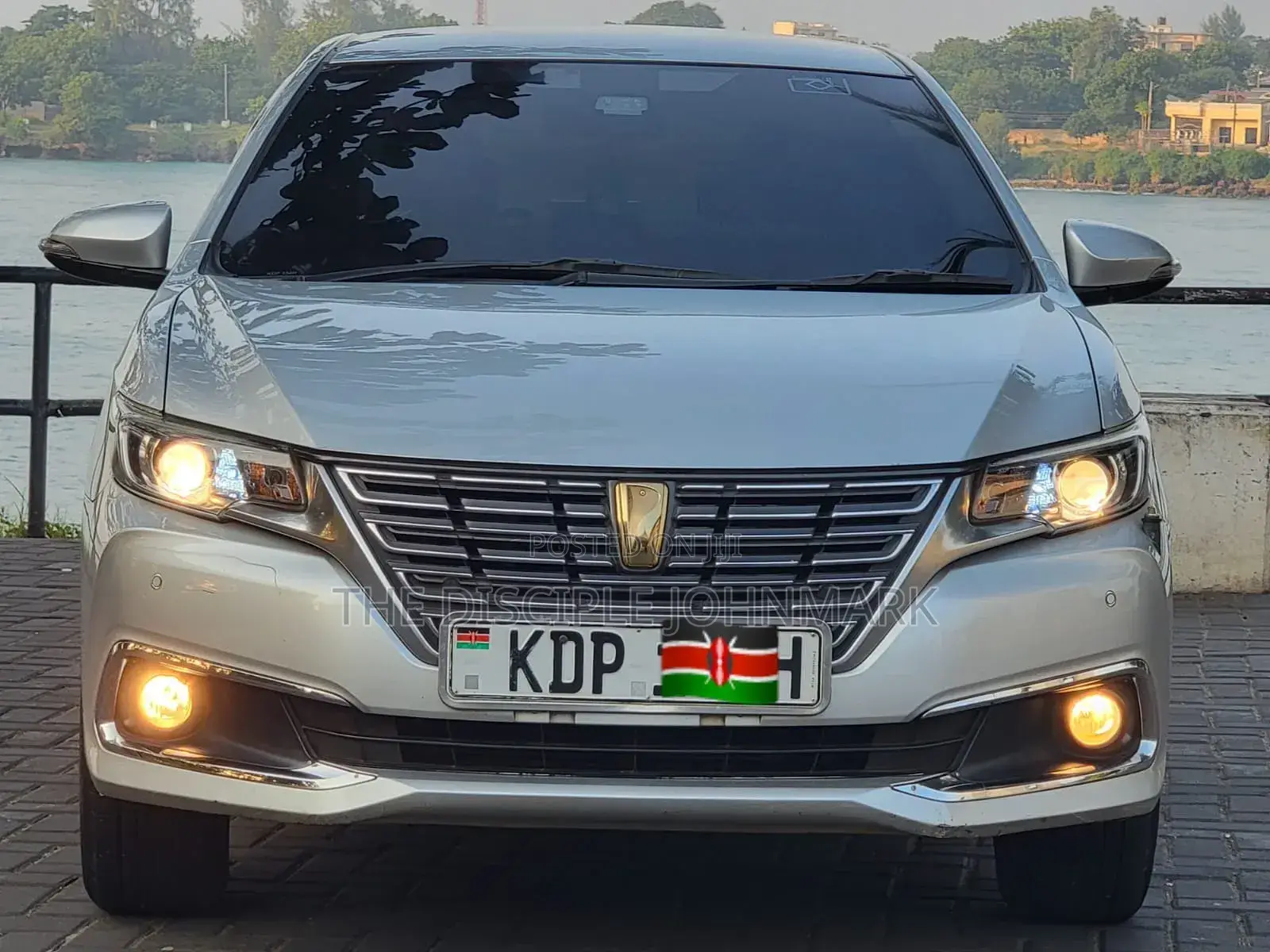Toyota Premio 2016 Silver