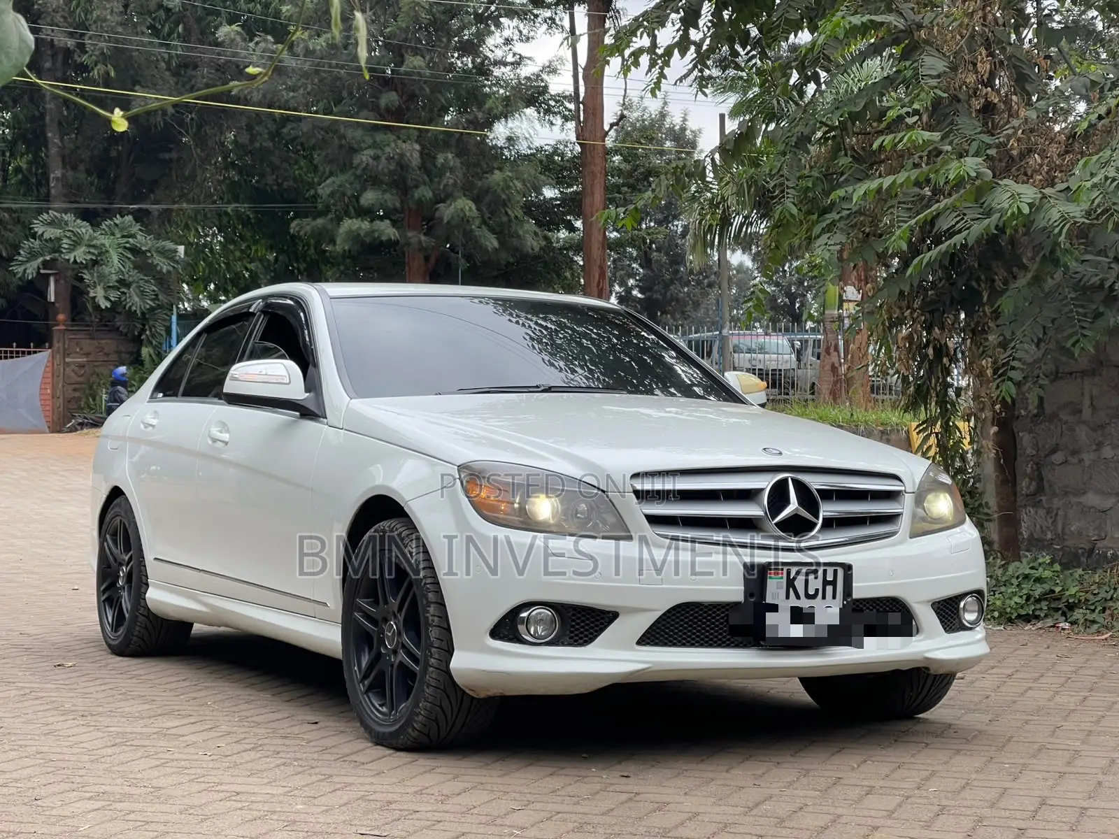 Mercedes-Benz C200 2009 White